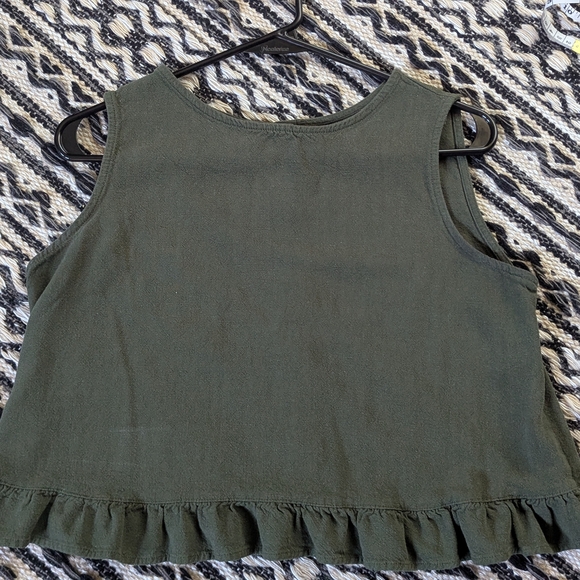 Amazon Green Ruffled Tank Top - Picture 2 of 9